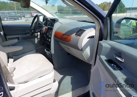 2008 Chrysler Town & Country Lx z USA, uszkodzony, nr VIN 2A8HR44H18R102952